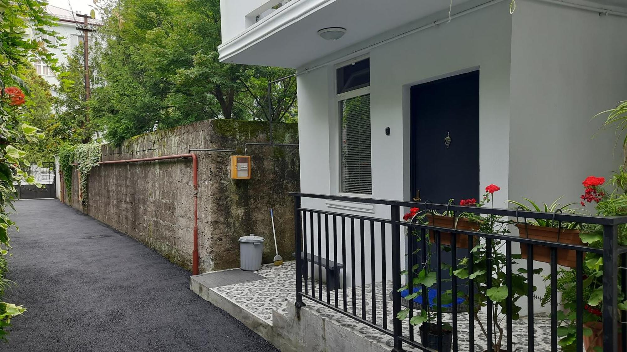 Guesthouse Next To Beach Batumi Exterior foto