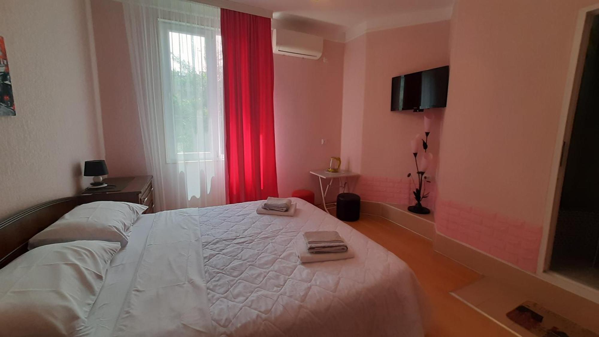 Guesthouse Next To Beach Batumi Exterior foto